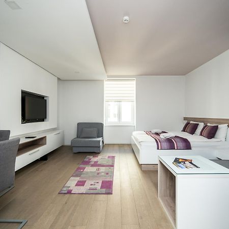 Modern And Design Apartments Near Cathedral Sarajevo Bagian luar foto