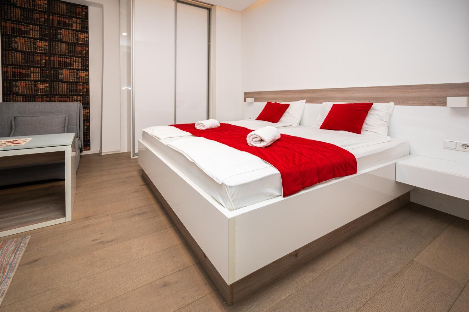 Modern And Design Apartments Near Cathedral Sarajevo Bagian luar foto